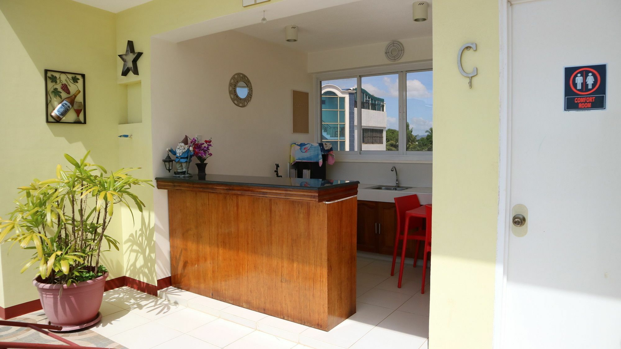 C Tower Studio Apartments Puerto Princesa Bagian luar foto