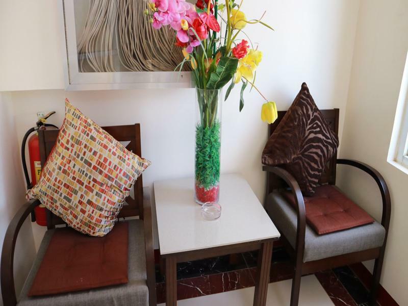 C Tower Studio Apartments Puerto Princesa Bagian luar foto