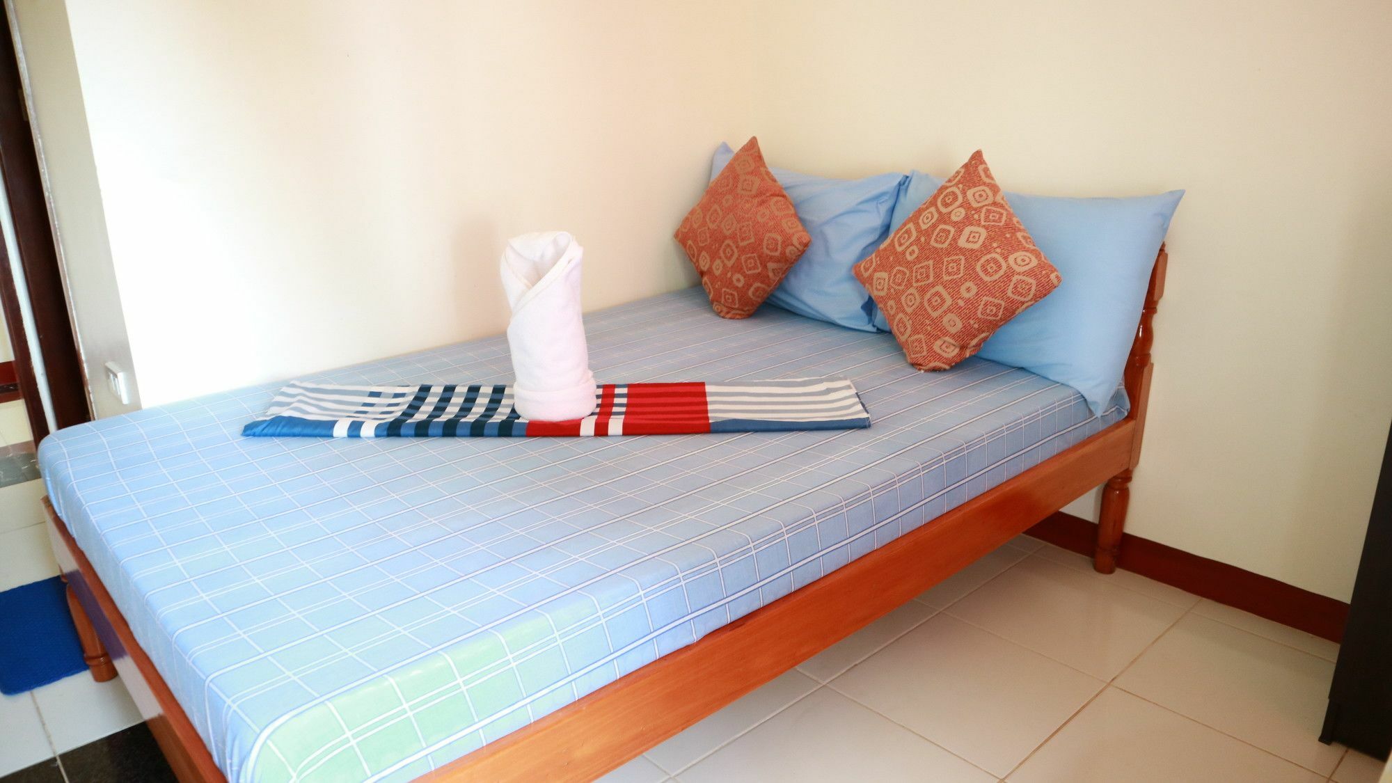 C Tower Studio Apartments Puerto Princesa Bagian luar foto