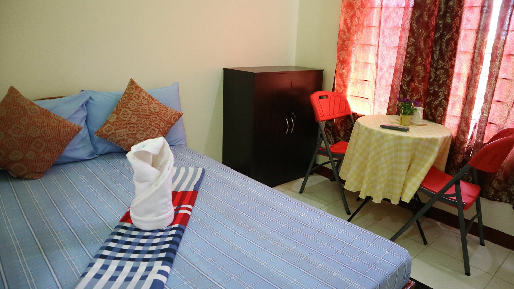C Tower Studio Apartments Puerto Princesa Bagian luar foto